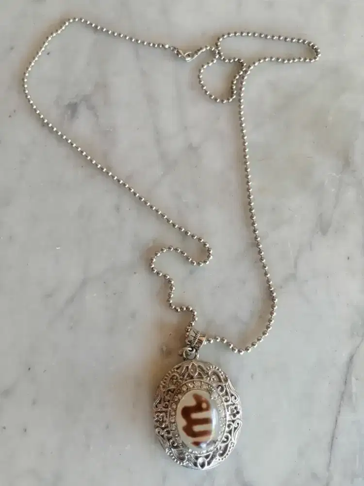 liontin kalung lafadz