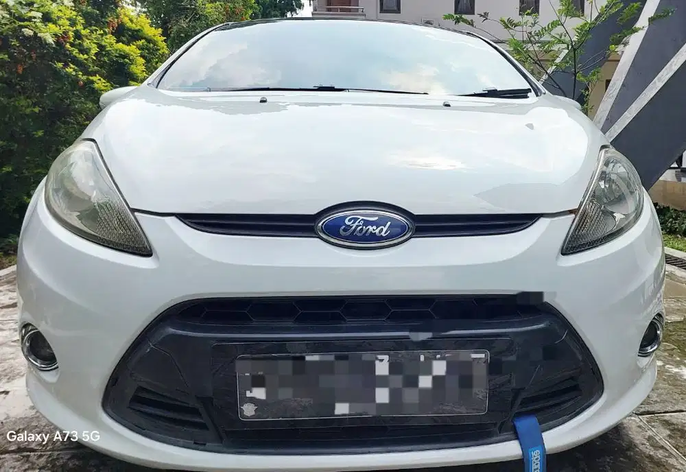 Ford Fiesta at matik putih th 2011/2012 type S sporty pjk baru isi