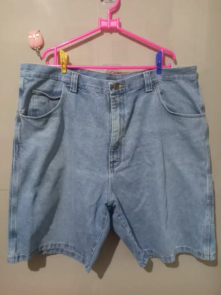 Celana pendek Jeans Wrangler size 40