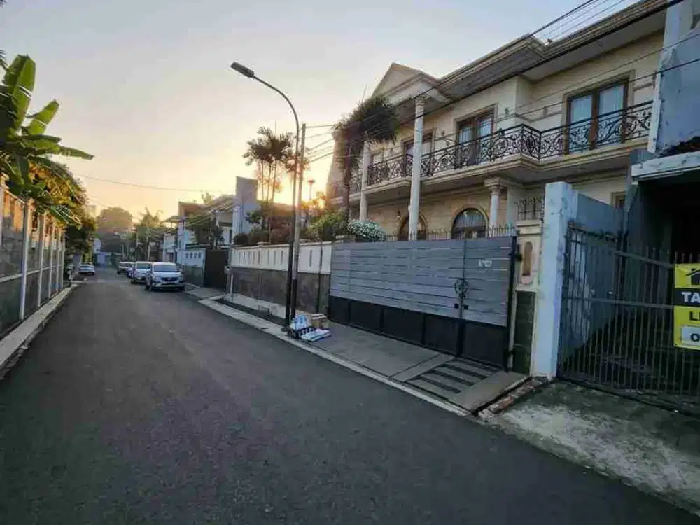 Jual Rumah Tebet Jalan Depan 2 Mobil