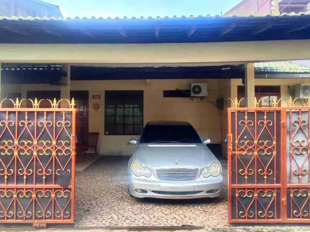 Di jual Rumah Bagus Tanah Luas Dalam Komplek