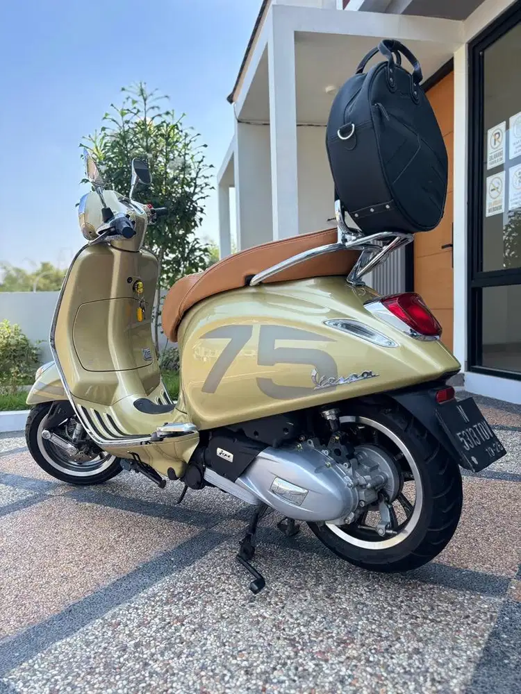 Vespa Primavera 75 thn Anniversery 2021 Odo 4rb + Bag Koko Motor