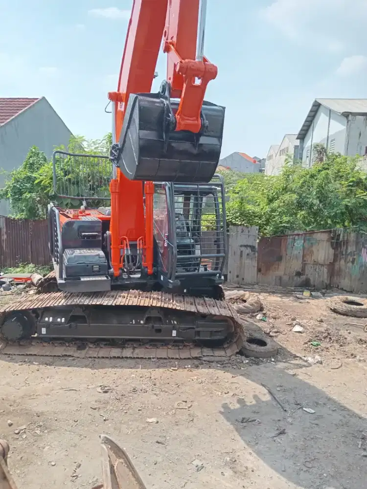 Exavator Hitachi zaxis200 tahun 2017