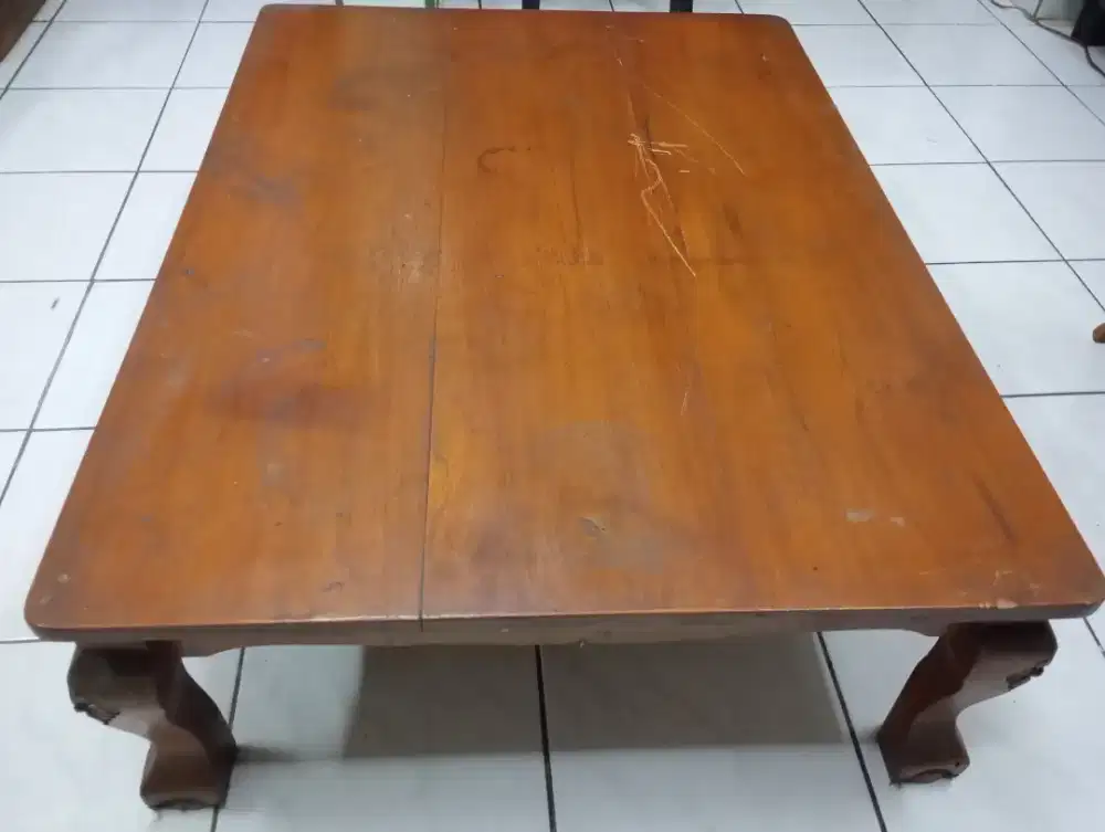 Meja Kayu Pendek