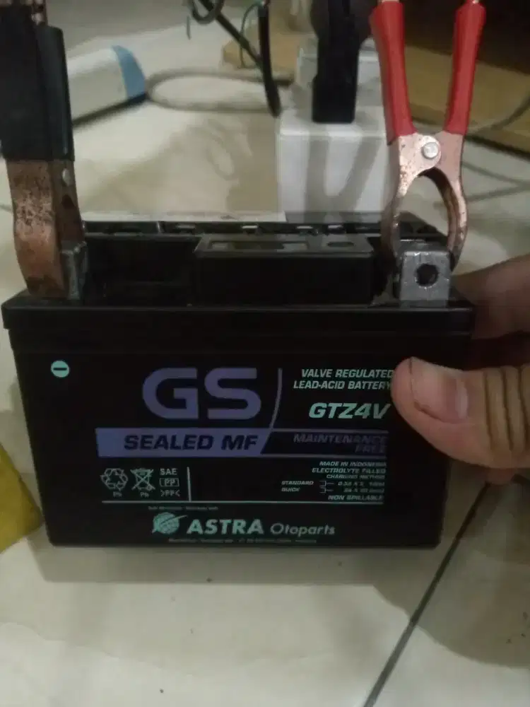 Aki motor hidup bekas