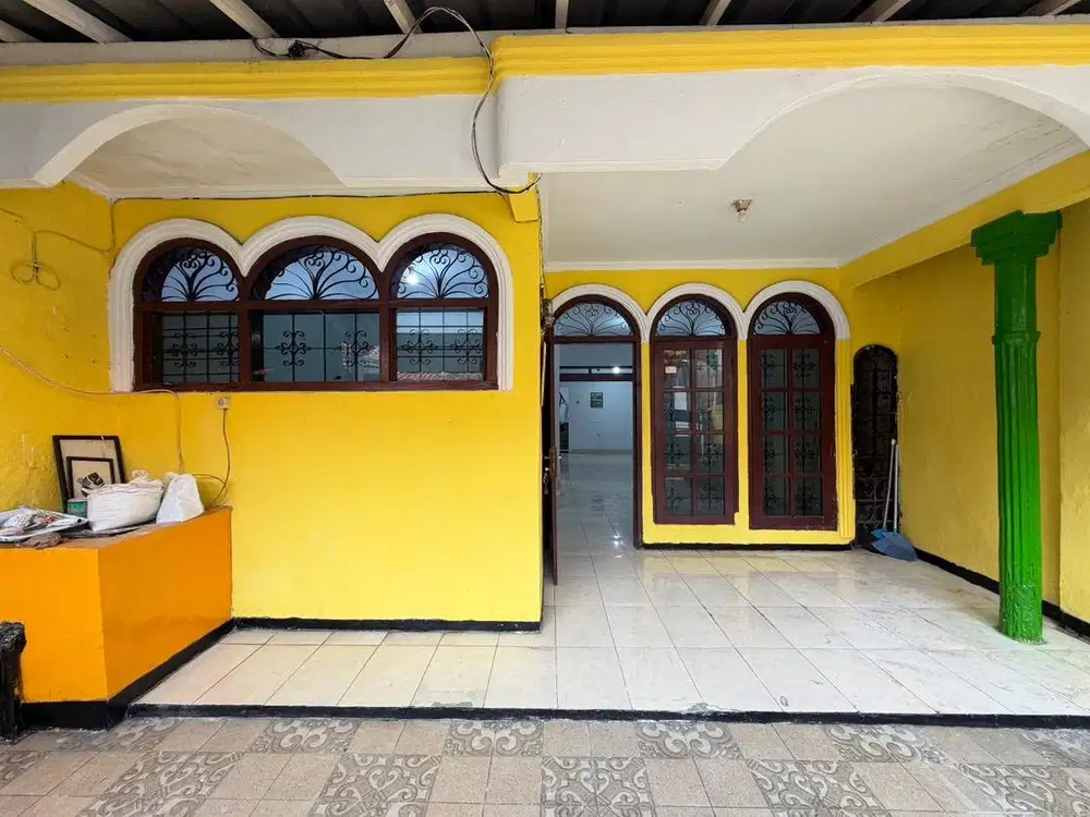DIKONTRAKKAN TAHUNAN RUMAH DI TEBET TIMUR