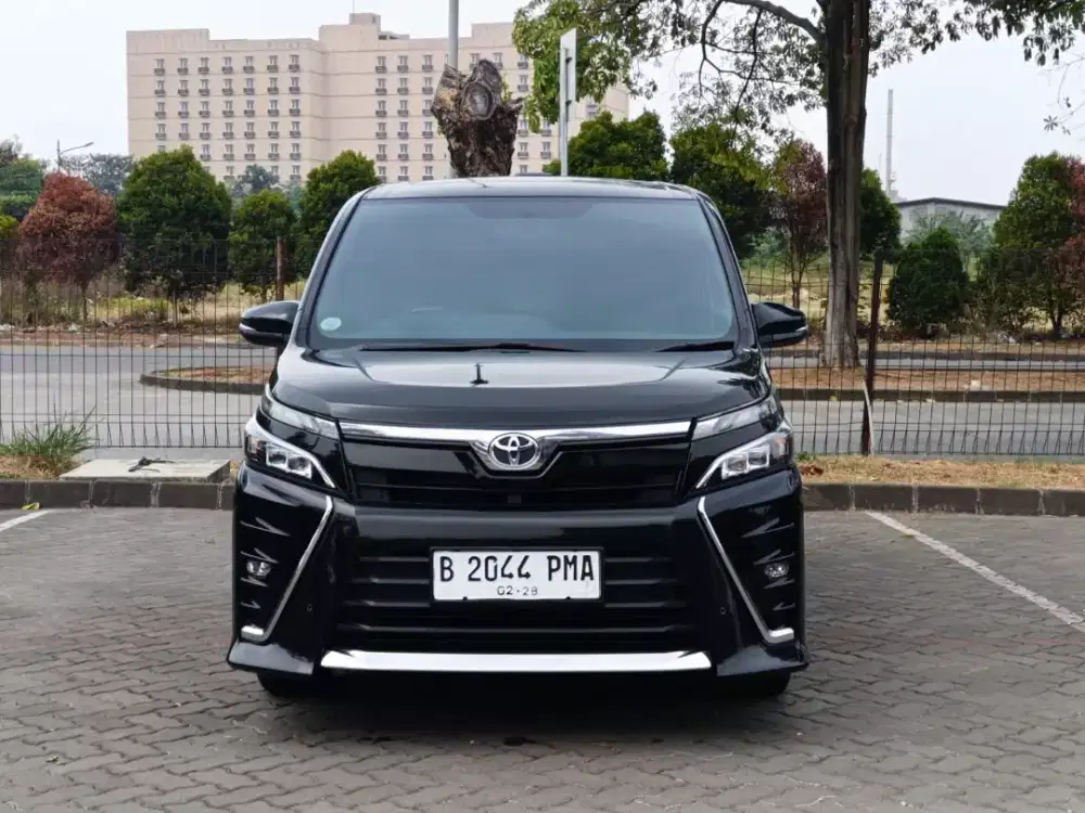 Toyota Voxy 2.0 matic 2017