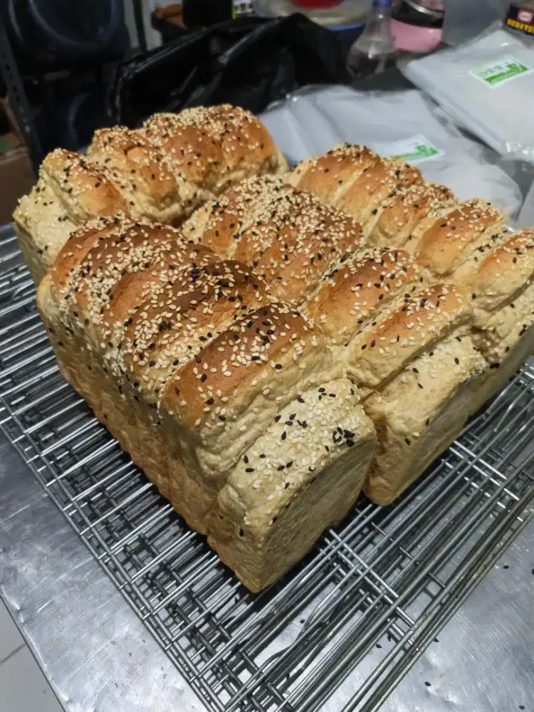 asisten produksi roti