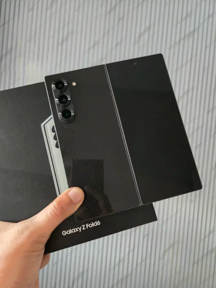 SAMSUNG Z FOLD 6 512GB BLACK RESMI SEIN (bercak aja)
