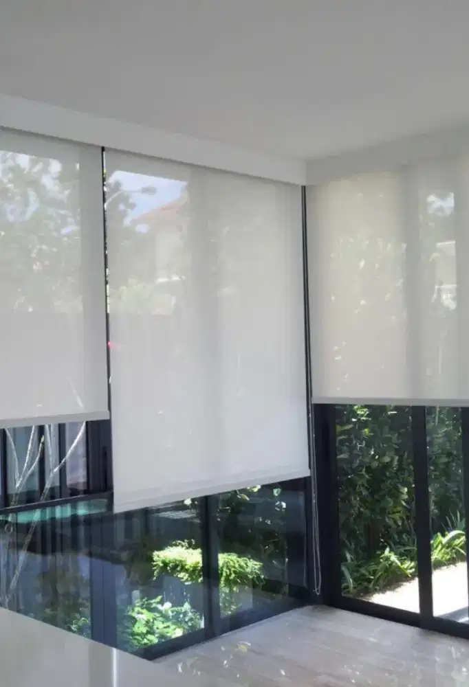 Tirai jendela roller blind dime out