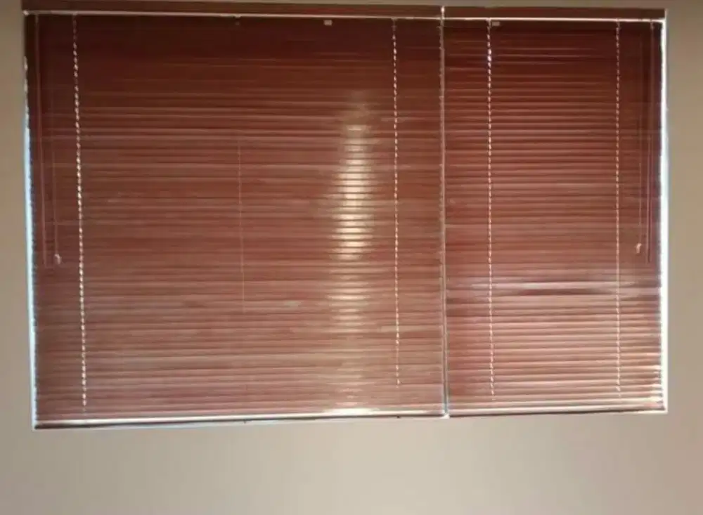 Tirai jendela horizontal blind