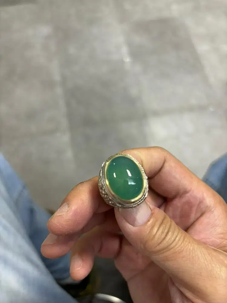 Batu kalsedoni visual bacan