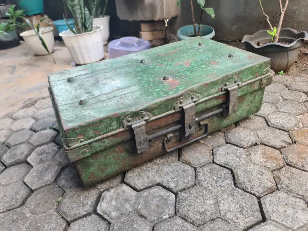 Koper Besi Collectors Antique
