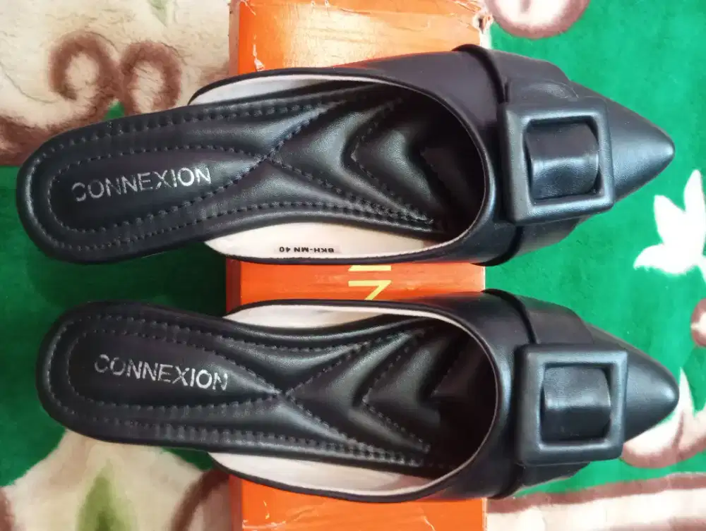 sendal mules bustong  flat merk connection