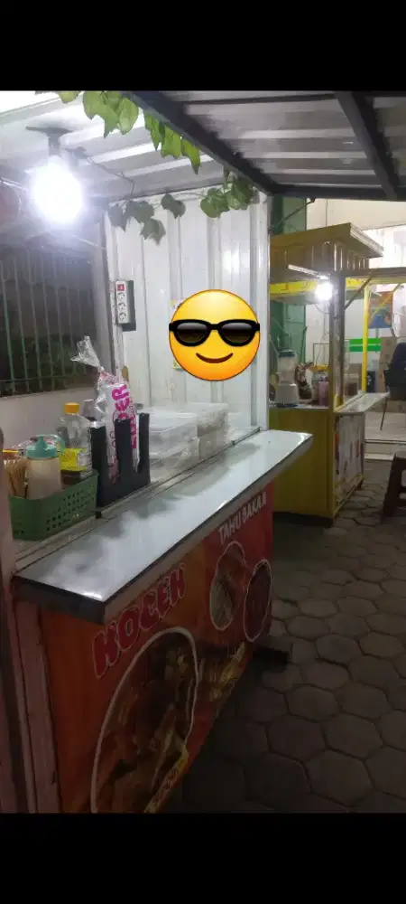 LOWONGAN PEKERJAAN JAGA STAND TAHU KOCEK