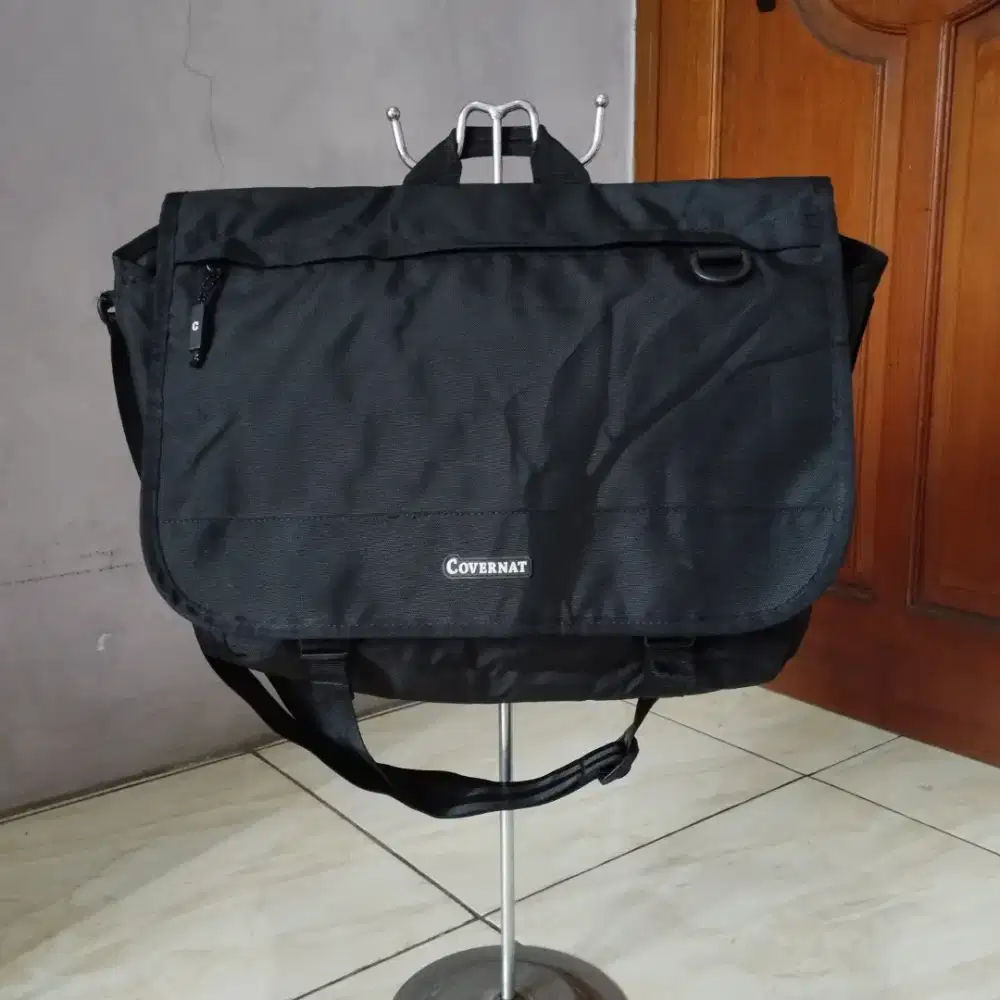 Tas Hitam Covern4t