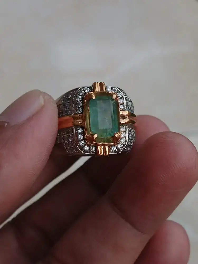 Batu zamrud natural emerald minor 1,91 crt
