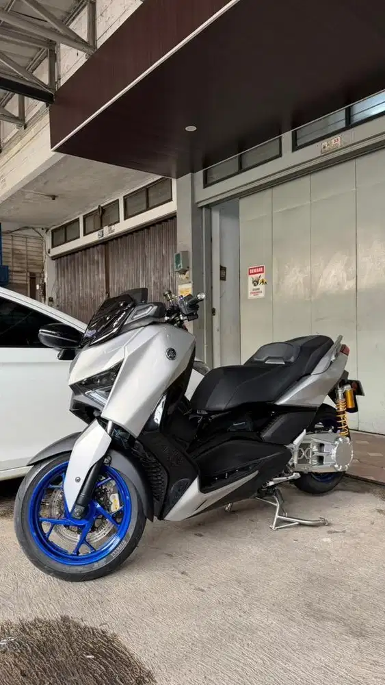 Yamaha New Connected 2023 silver