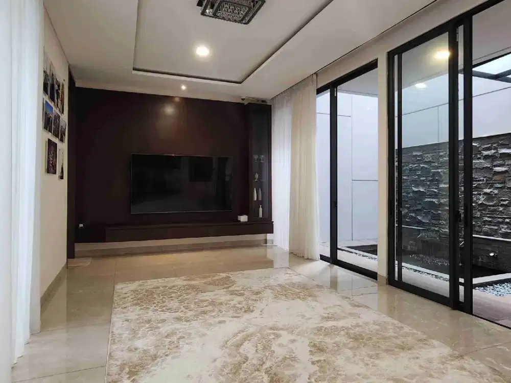 Rumah Baru 3 Lantai Siap Huni di Cluster Baru