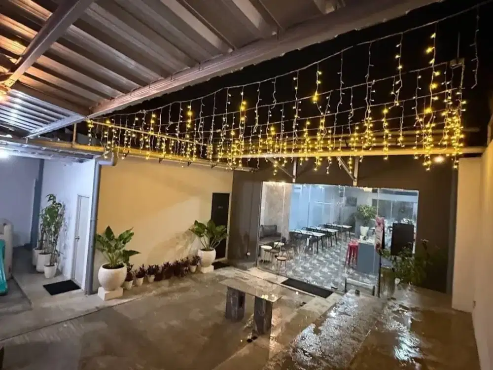 Over kontrak restoran dengan lokasi strategis di jalur utama Jl.Pondok Cabe raya, berada di area dengan lalu lintas yang ramai dan mudah dijangkau.