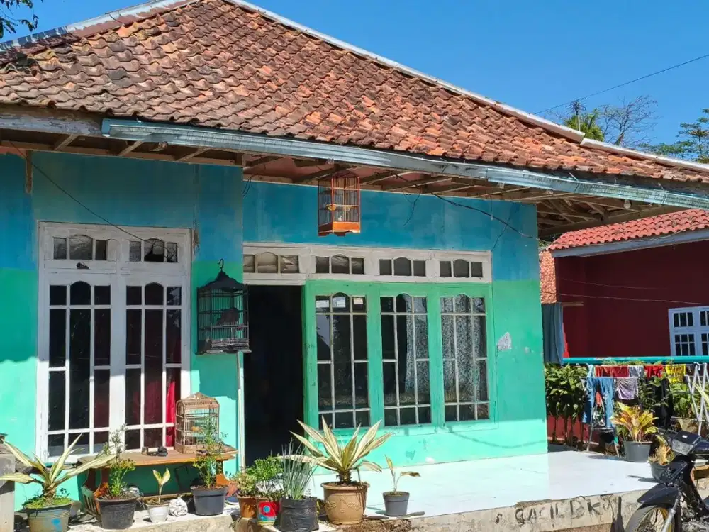 Rumah Strategis Samping Jalan Desa Bojong Purwakarta, Luas 500m² SHM Siap Huni