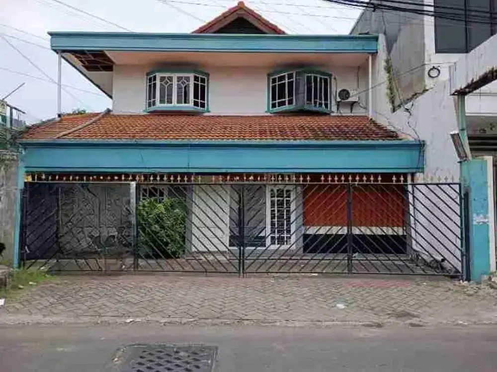 dijual rumah di Darmo indah sari Surabaya barat