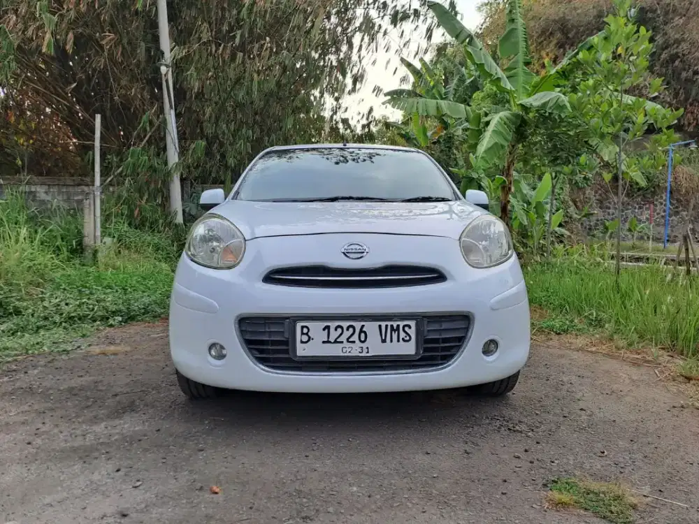Nissan march XS at 2011