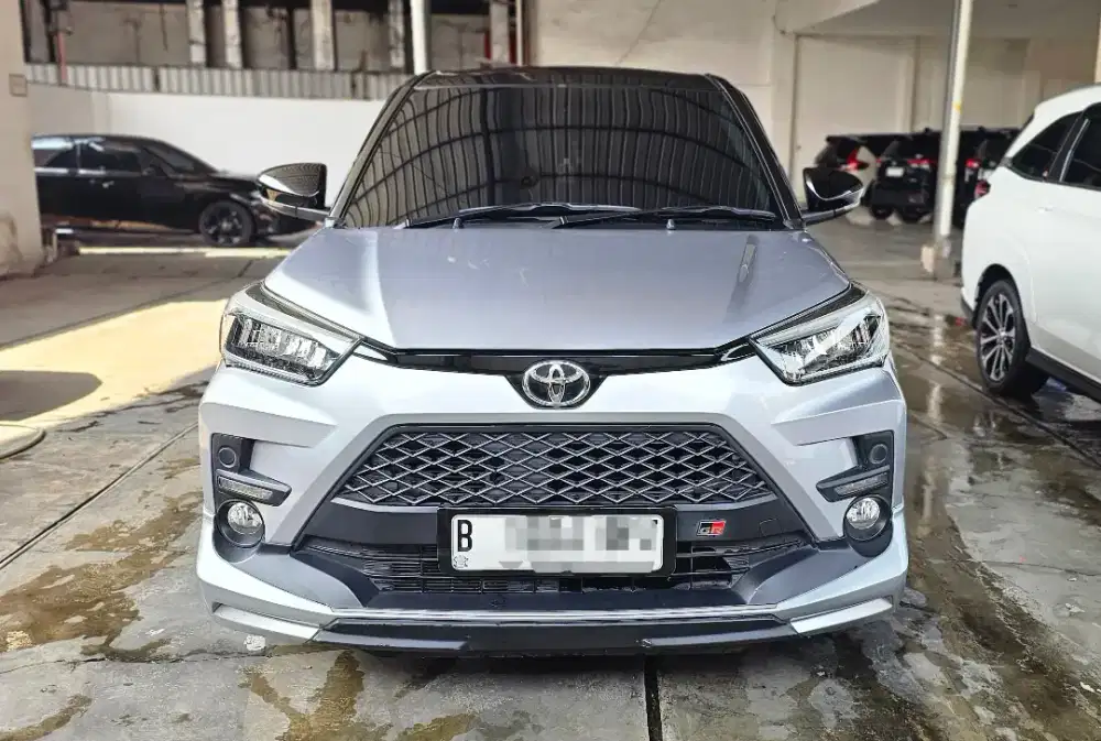 Km Low 50rb Toyota Raize GR Sport Turbo AT 2022 Silver Mulus Two Tone