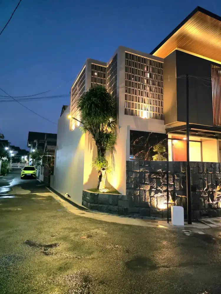 DIJUAL RUMAH BARU UTARA UGM CANTIK FULL FURNISH AREA JL.KALIURANG KM 8