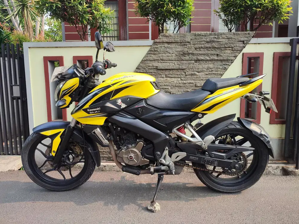 BIG SALE PULSAR NS200 / PULSAR NS 200 TAHUN 2014
