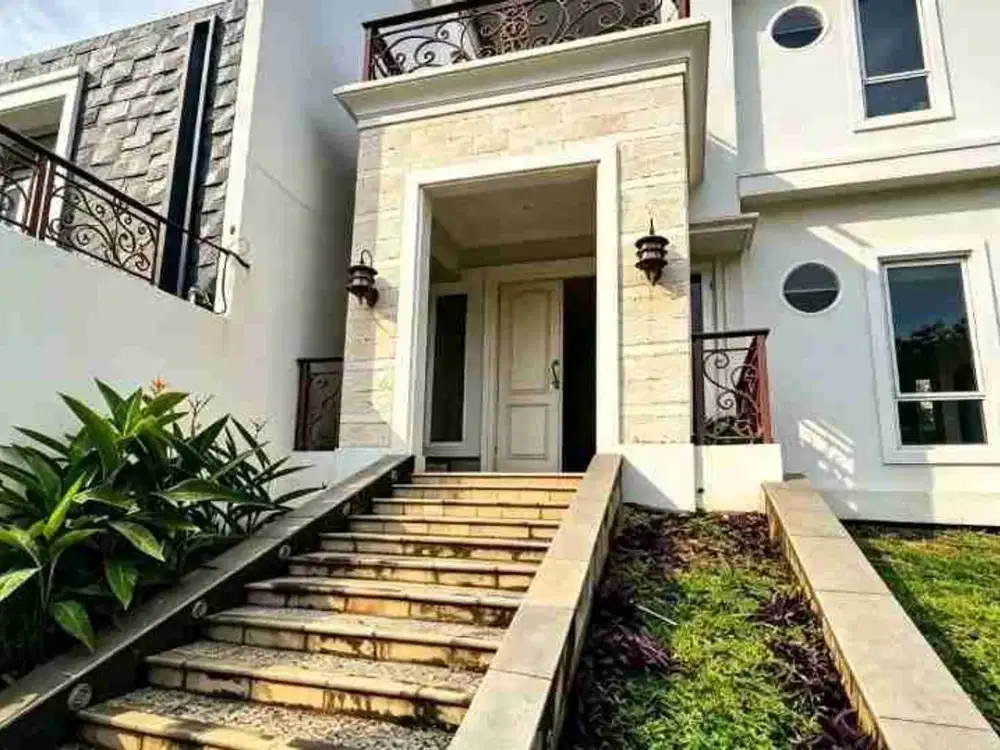 Rumah Eropean Clasic Privete Pool - Otista Jatinegara Jakarta Timur LT 348m²