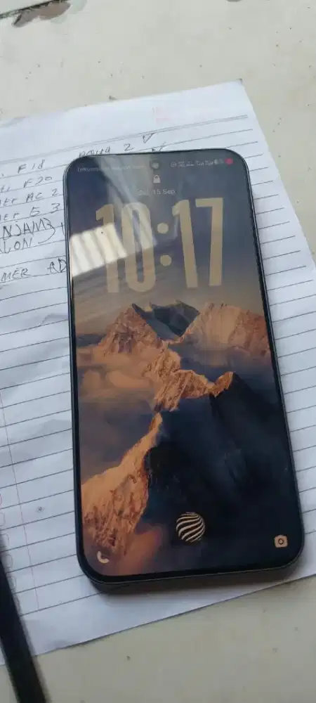Di jual hp iqoo z 11 5G baru d pake 1 bulan minus ngga ada