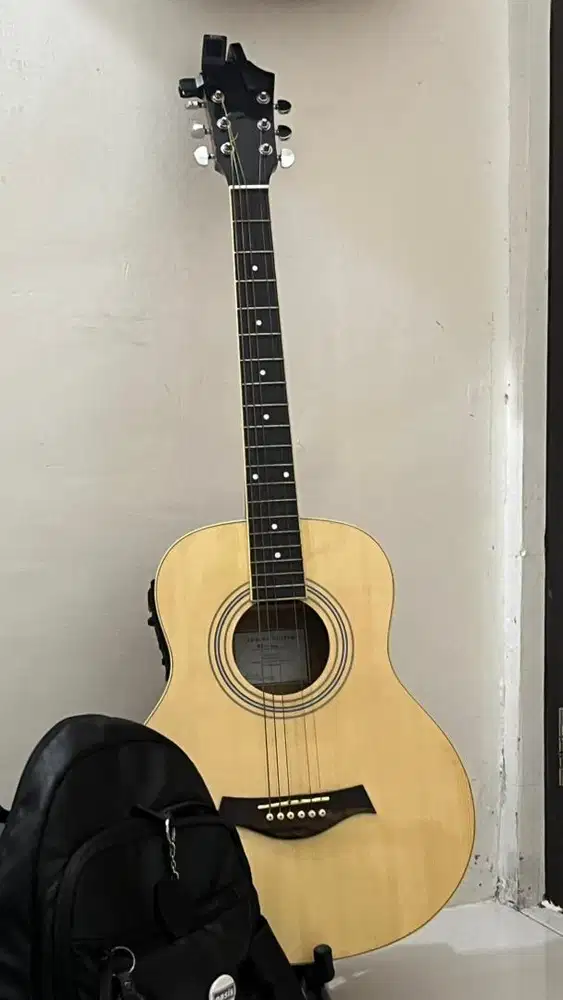 Gitar akustik elektrik second untuk pemula belajar