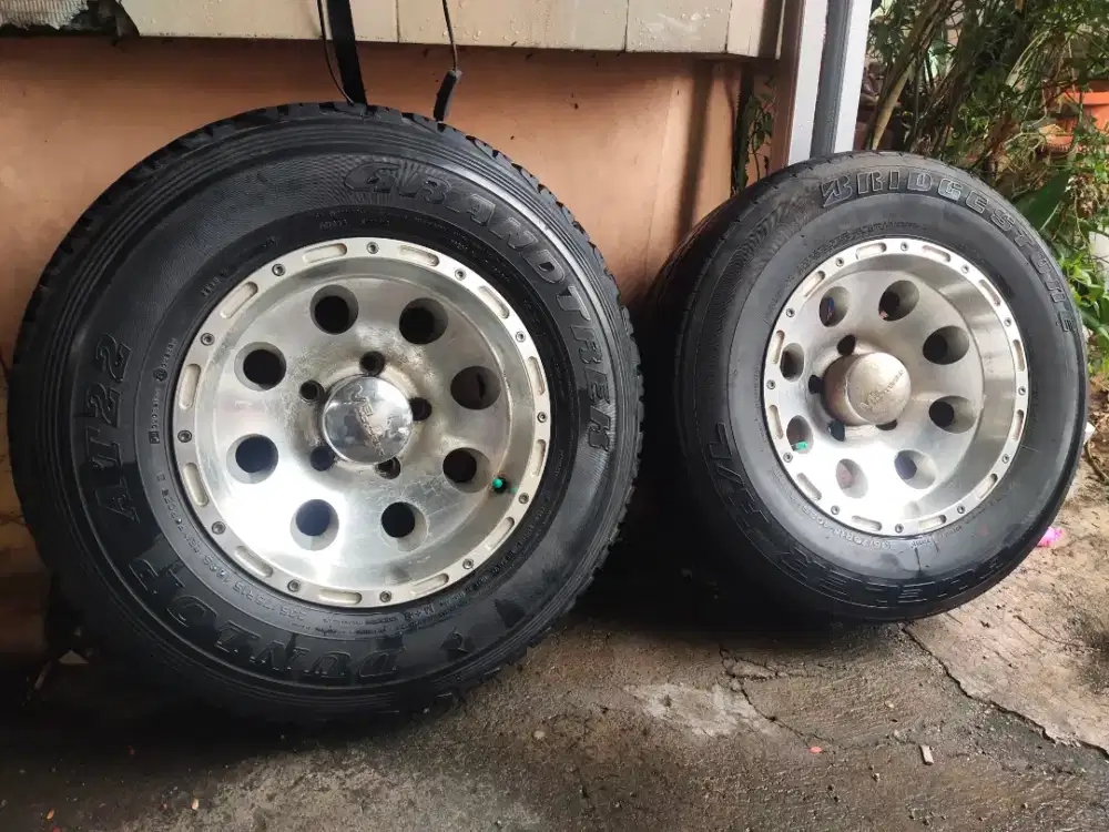 Velg bekas Daihatsu Rocky