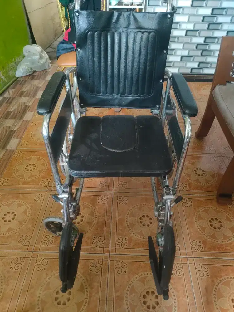 Di jual kursi roda