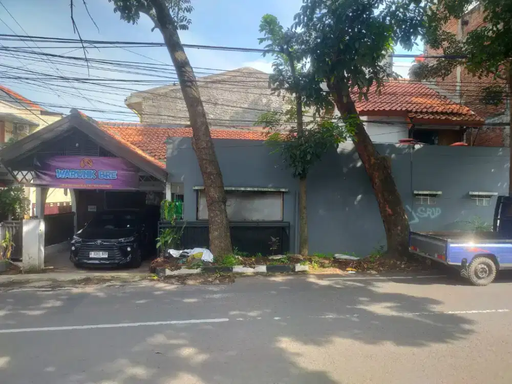 DISEWAKAN RUMAH SARIJADI PINGGIR JALAN
