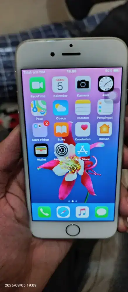 Dijual handphone iPhone