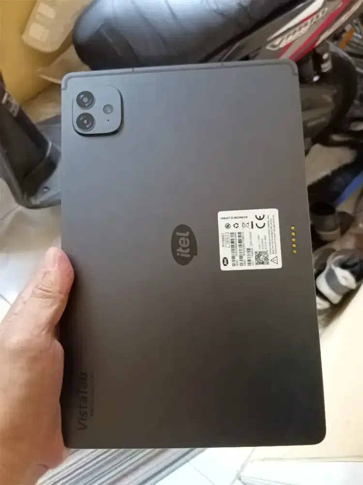 Itel Vista Tab 30 GT Warna Black 6/128GB Hanya Tablet dan Keyboard