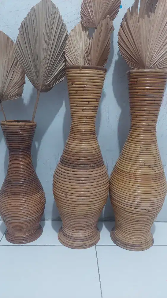 Vas Bunga Rotan