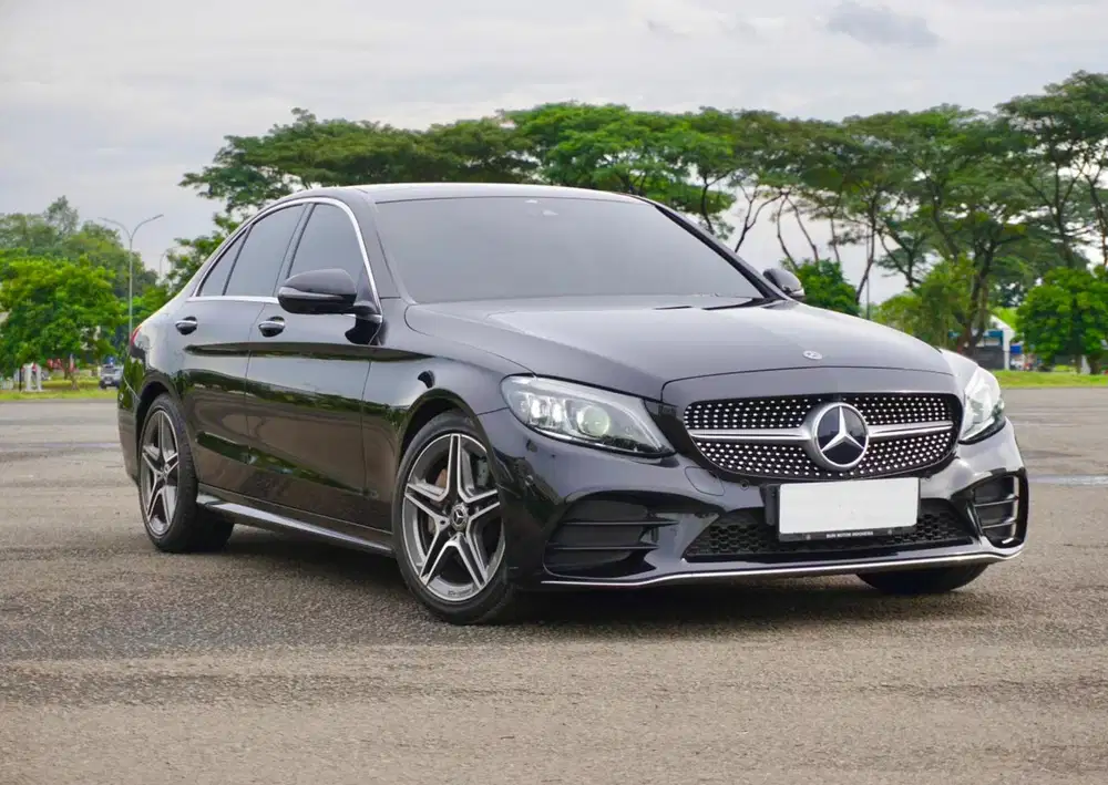 LOW ODO ! RARE ITEMS Mercedes Benz C300 W205 AMG FACELIFT 2019