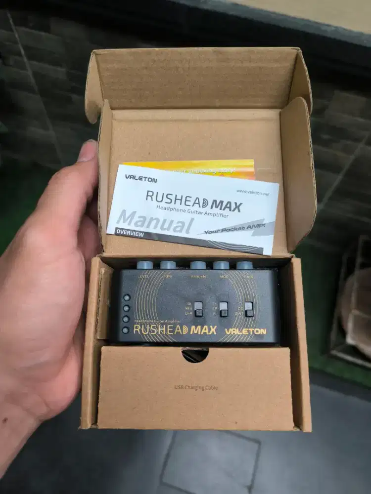 Pocket Amp Valeton Rushead Max