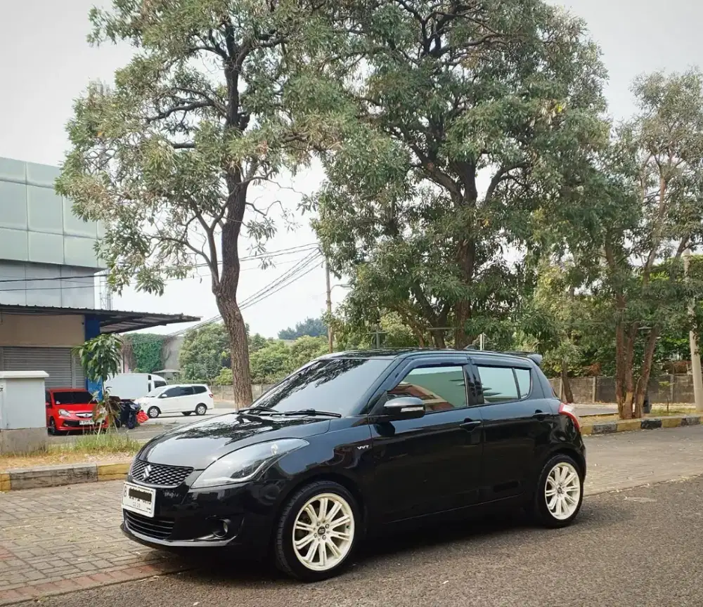 Harga CASH Suzuki Swift GX Matic Pemakaian 2014 Full Record