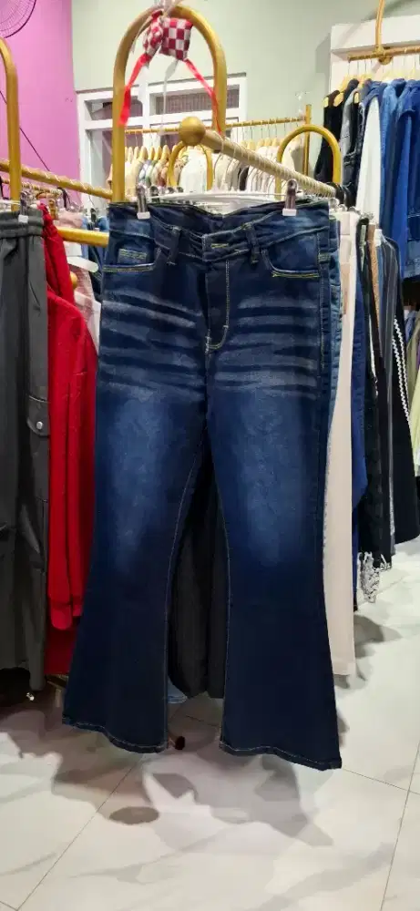 CELANA JEANS CUTBRAY