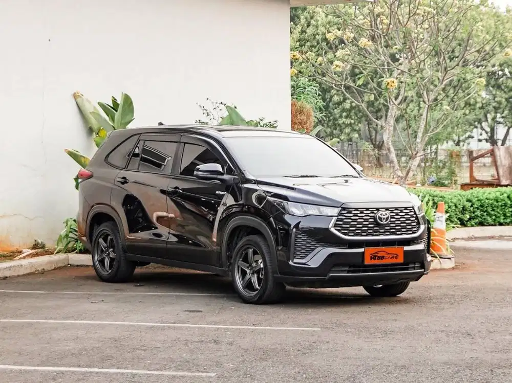 Toyota Kijang Innova Zenix Q Hybrid AT Tahun 2023
