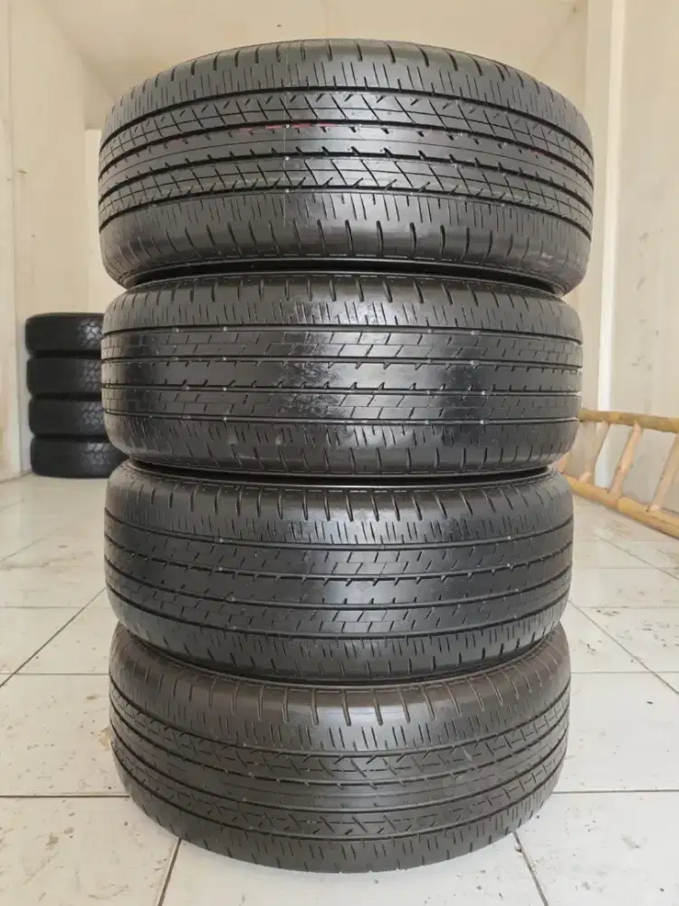 Ban Bridgestone Ring 17 215 55 R17