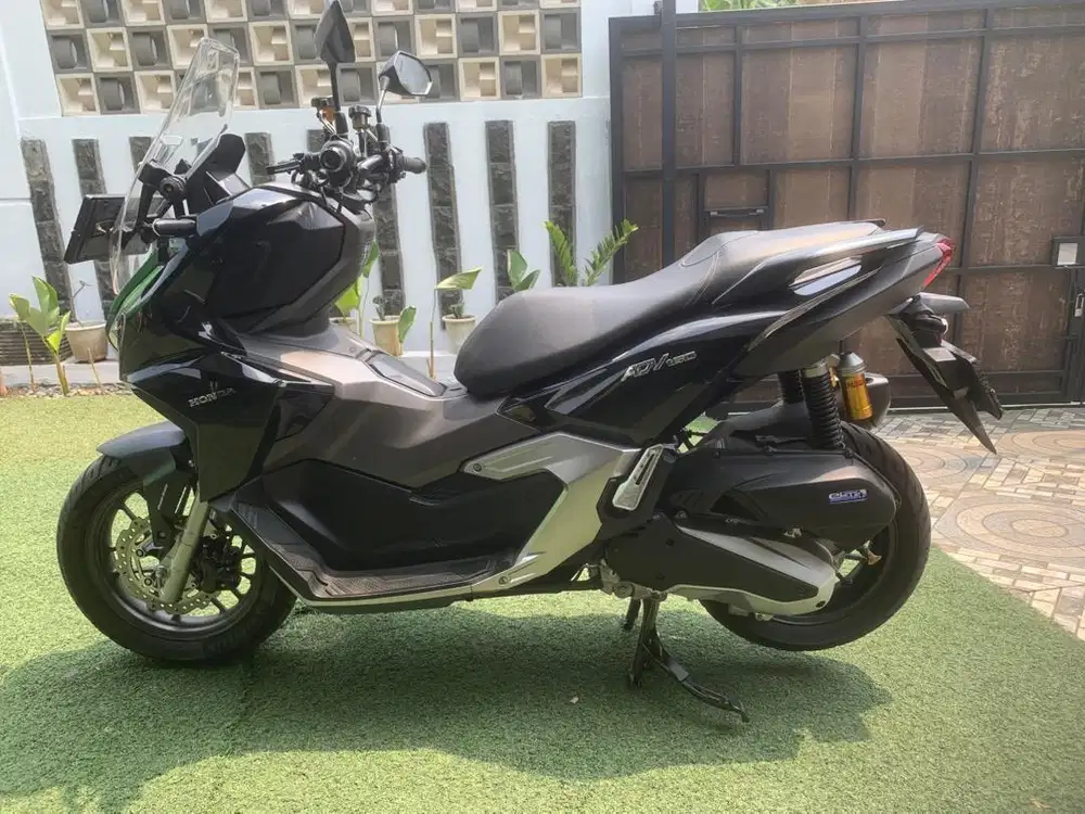 Honda ADV CBS Hitam 2023