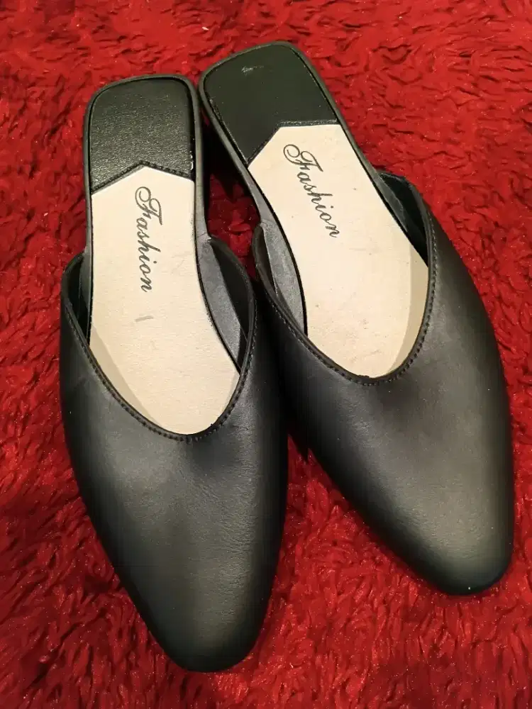 AMP - SANDAL HEELS HITAM