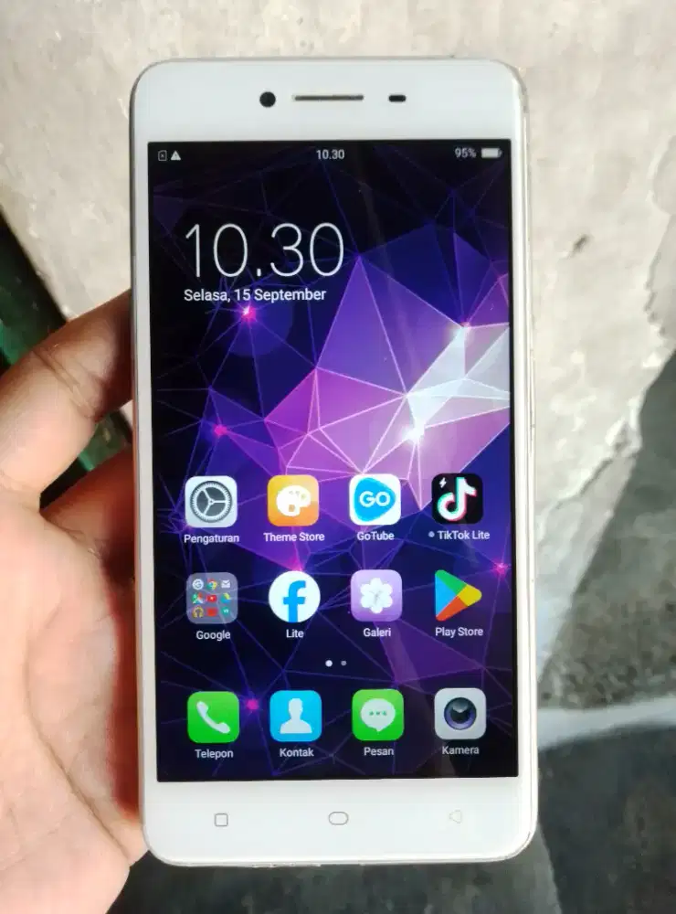 Oppo A37f 4G 2/16 layar 5 inchi normal