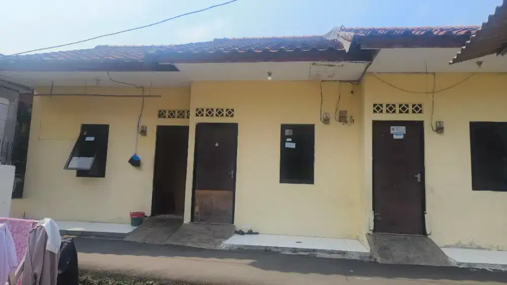 Kontrakan Bu Hj. Dewi