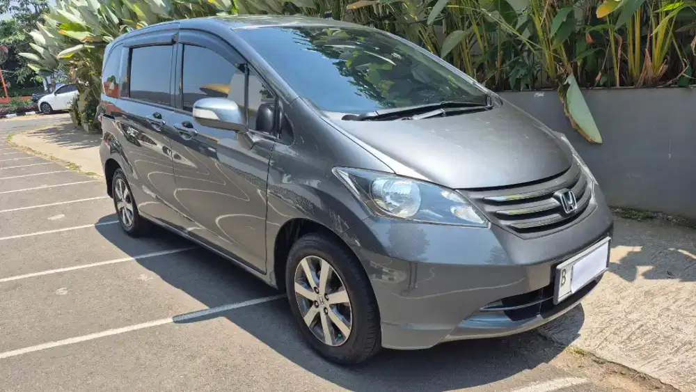 Honda Freed Psd th.2012 grey Low km